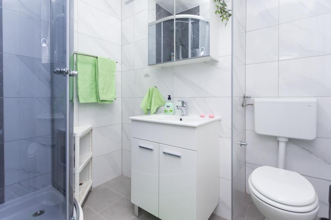 Apartman Lariva Ossero Esterno foto